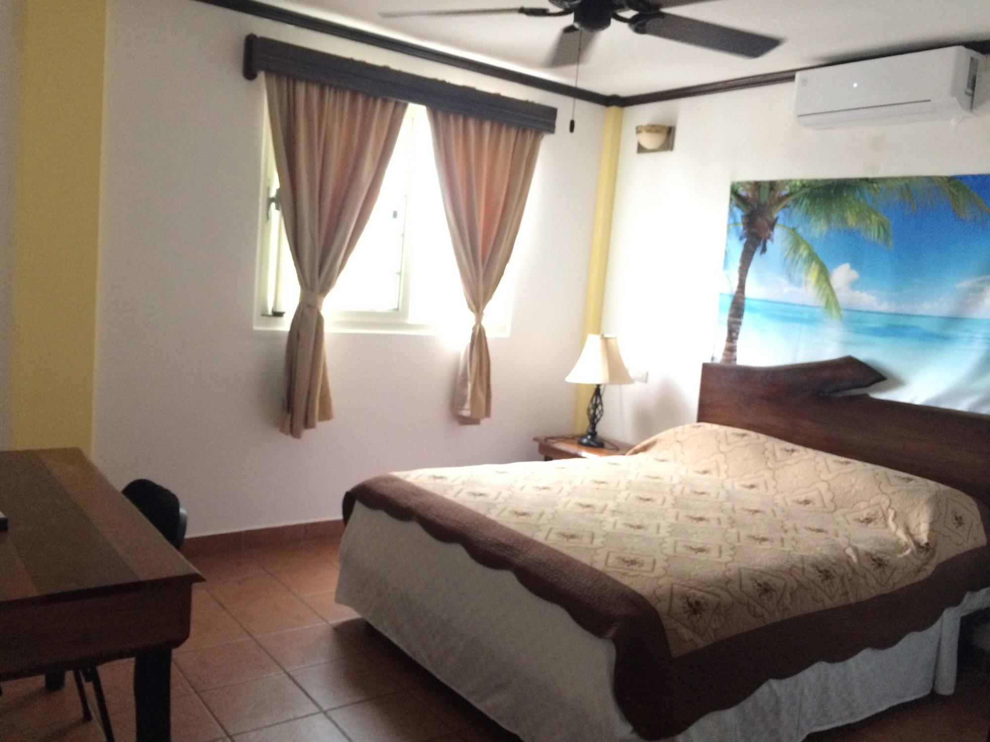 Easy Inn Hotel Cidade de Belize Exterior foto